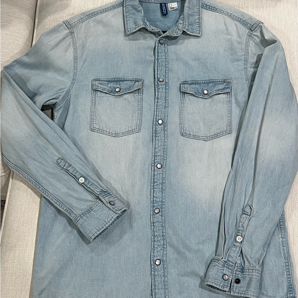 H&M Men's Light Blue Denim Shirt - Picture 4 of 7